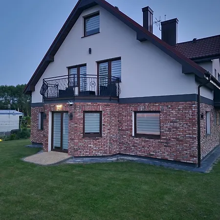 Luna Mieroszyno ホームステイ *