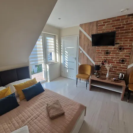 Luna Mieroszyno ホームステイ *